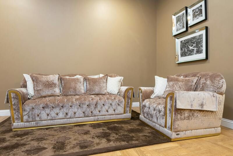 canapé en velours beige