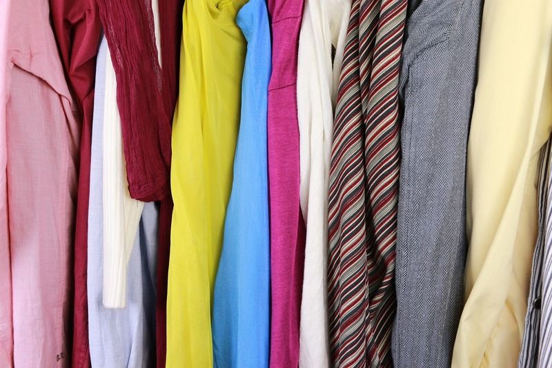 des vêtements